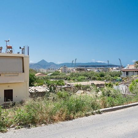 Central Apartment Next To The Beachfront Iraklio Exterior foto