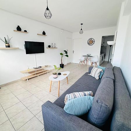 Central Apartment Next To The Beachfront Iraklio Exterior foto