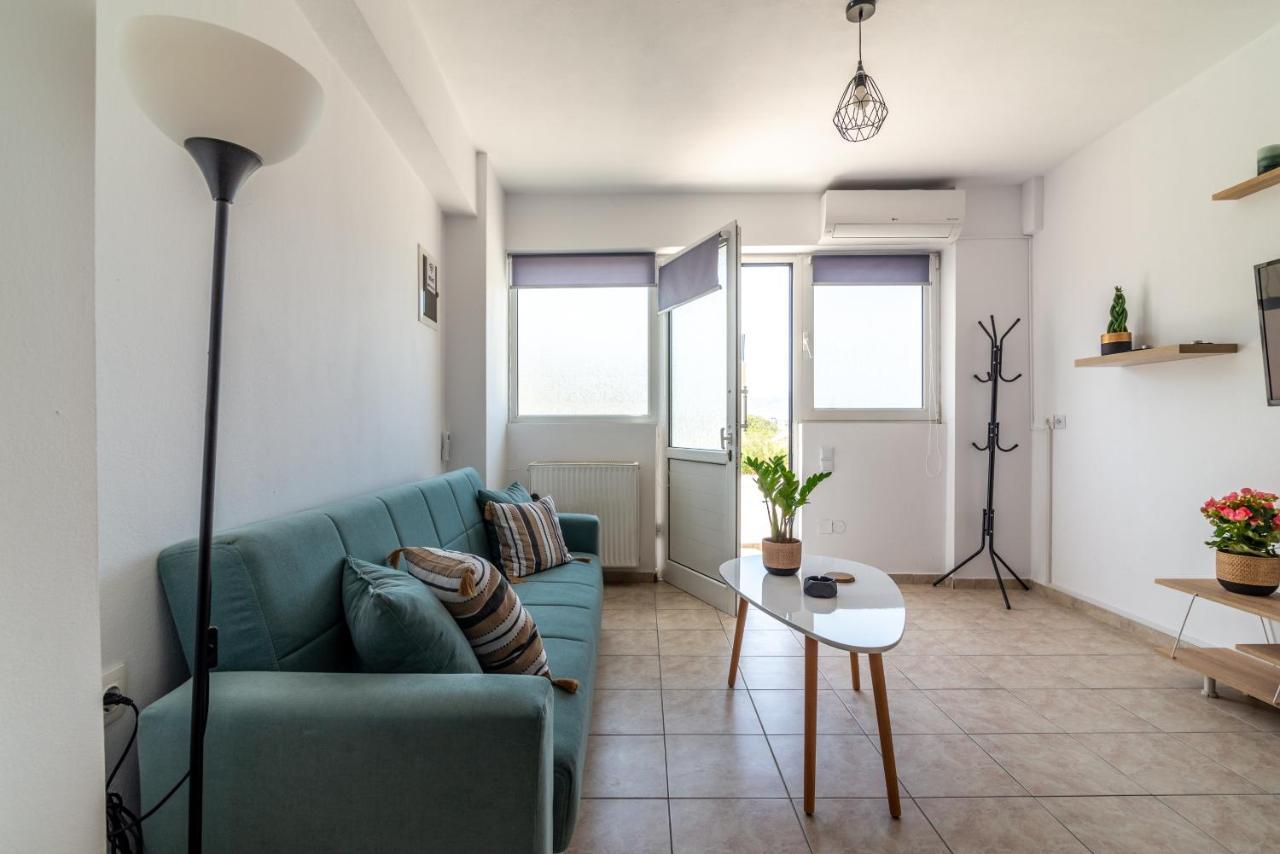 Central Apartment Next To The Beachfront Iraklio Exterior foto
