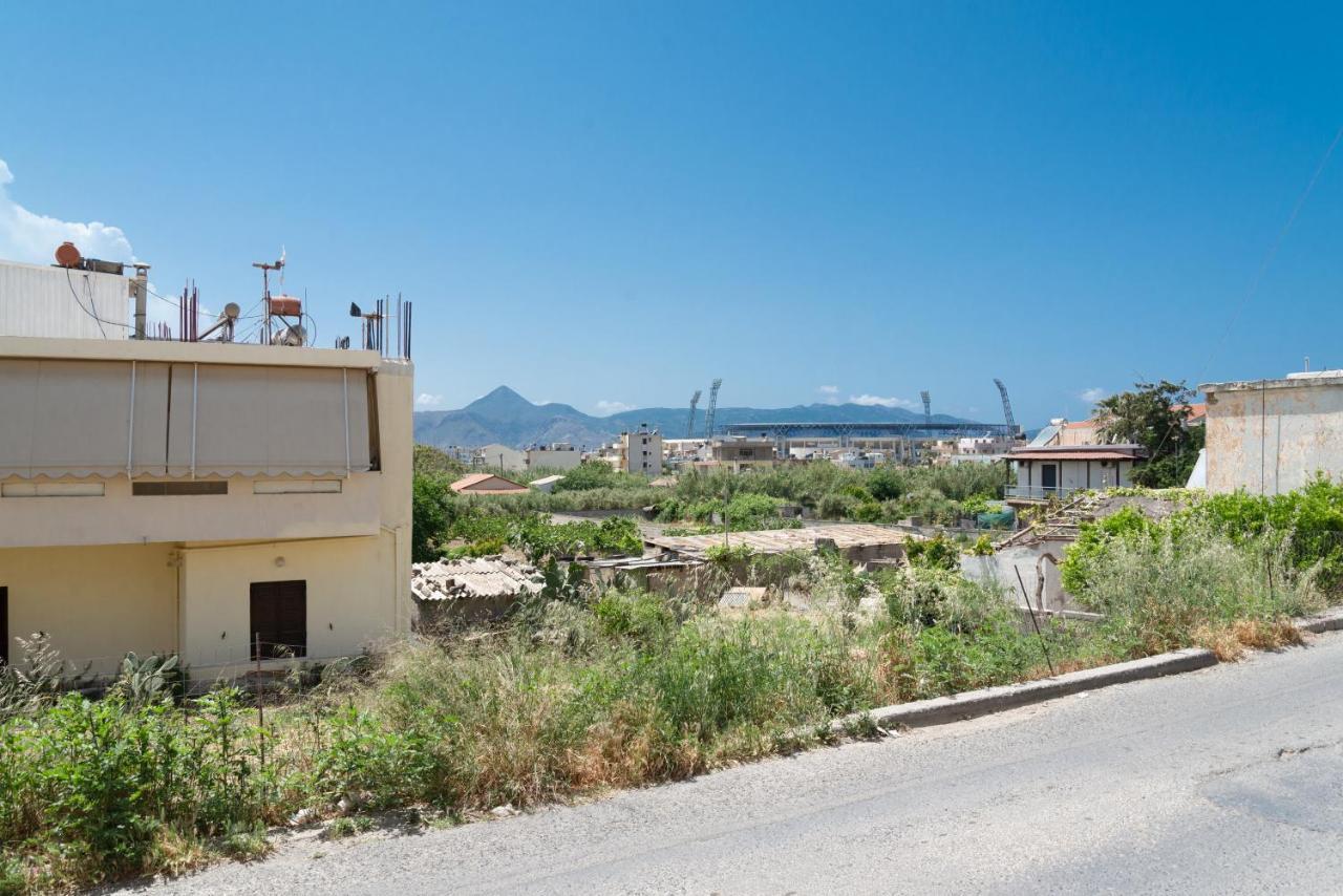 Central Apartment Next To The Beachfront Iraklio Exterior foto