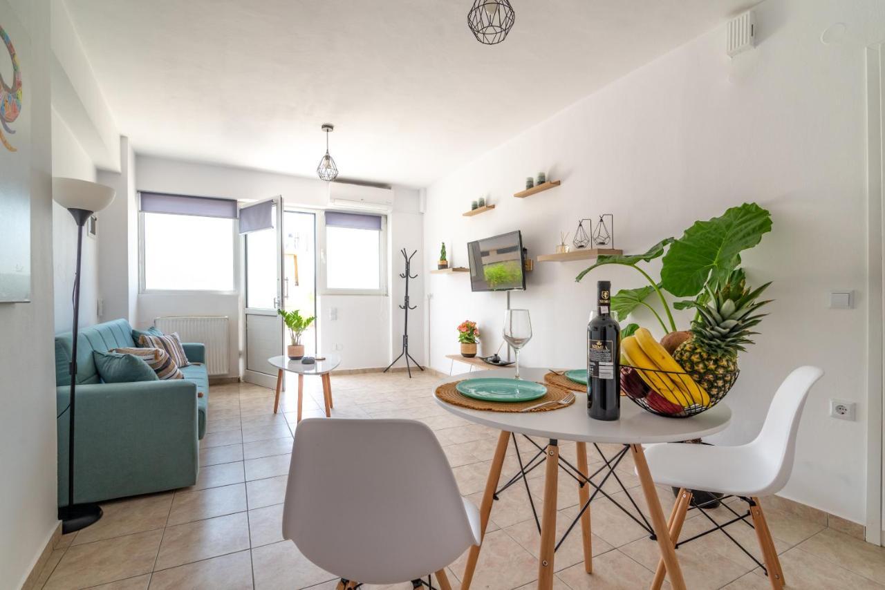 Central Apartment Next To The Beachfront Iraklio Exterior foto