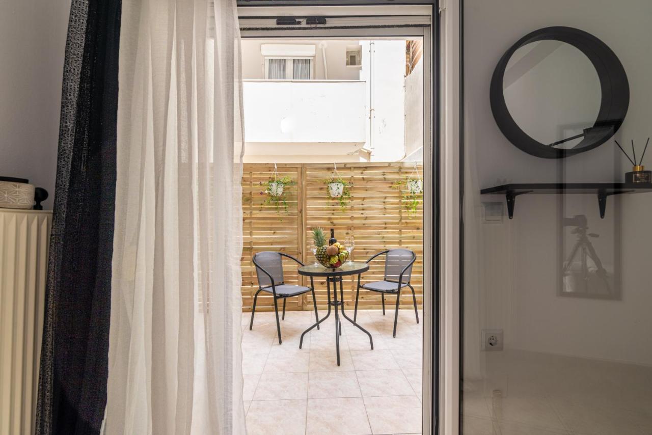 Central Apartment Next To The Beachfront Iraklio Exterior foto
