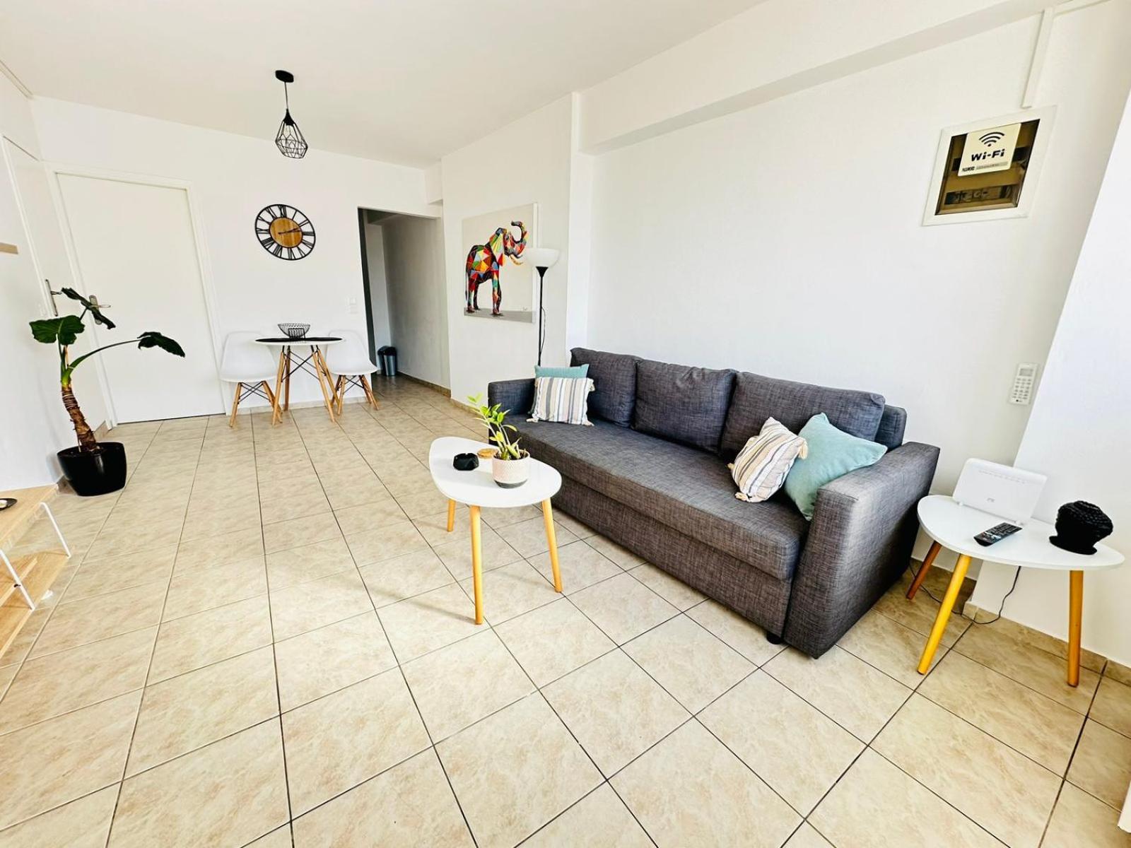 Central Apartment Next To The Beachfront Iraklio Exterior foto